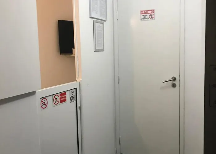 Alojamento de Acomodação e Pequeno-almoço Nn *